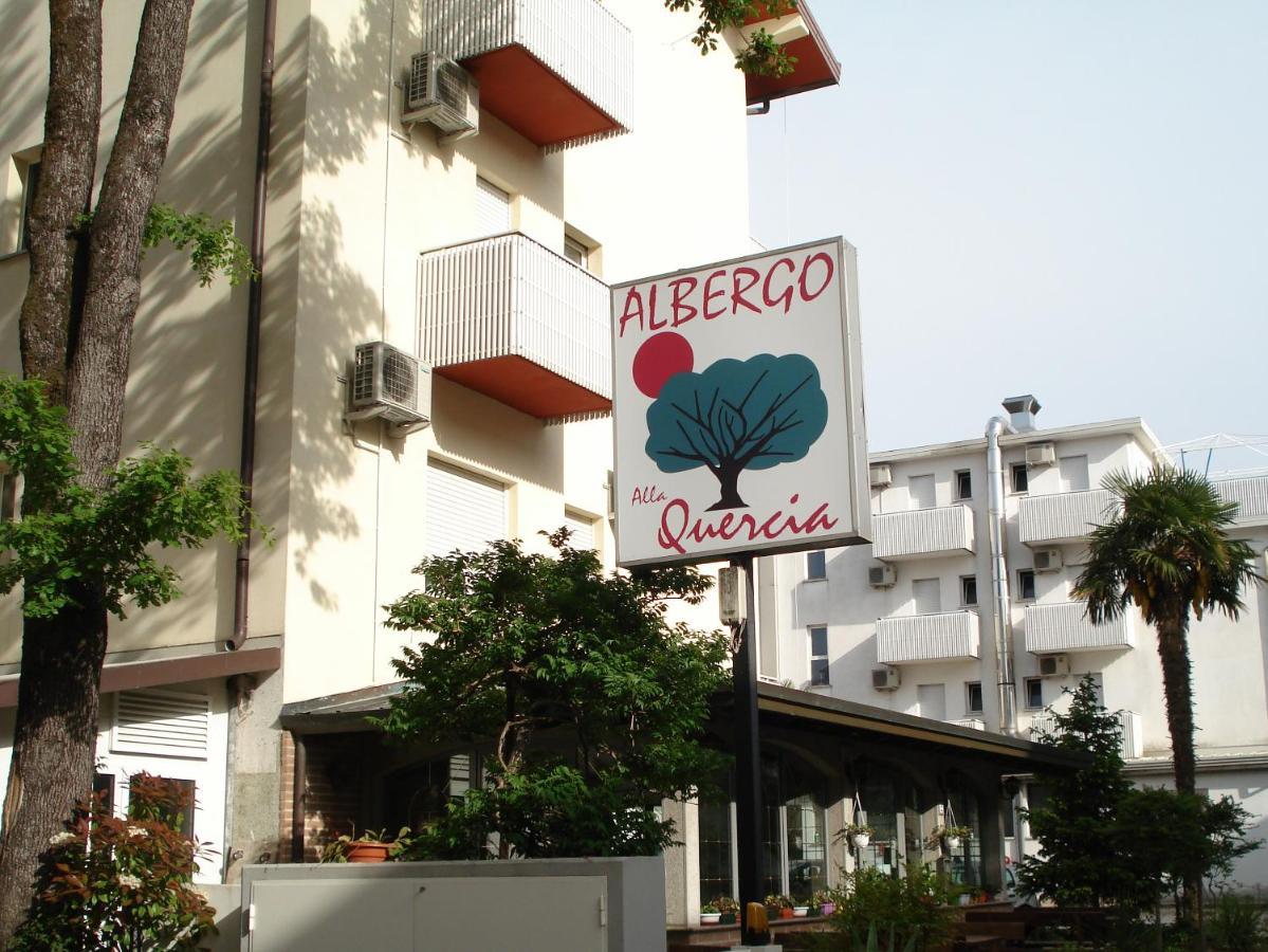 La Quercia Hotel Lignano Sabbiadoro Buitenkant foto