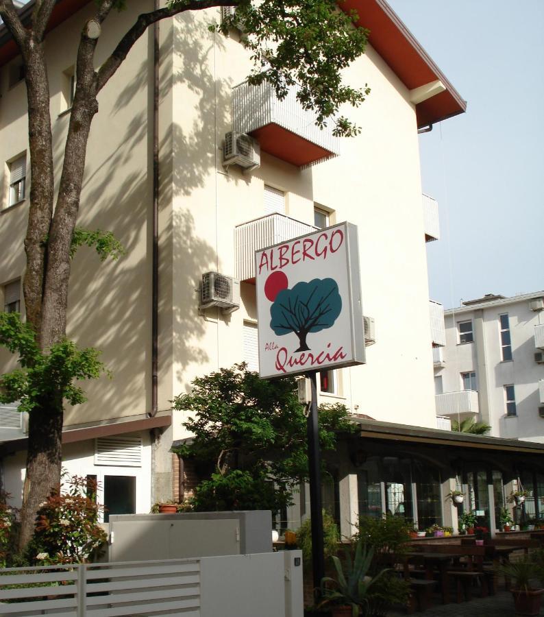 La Quercia Hotel Lignano Sabbiadoro Buitenkant foto
