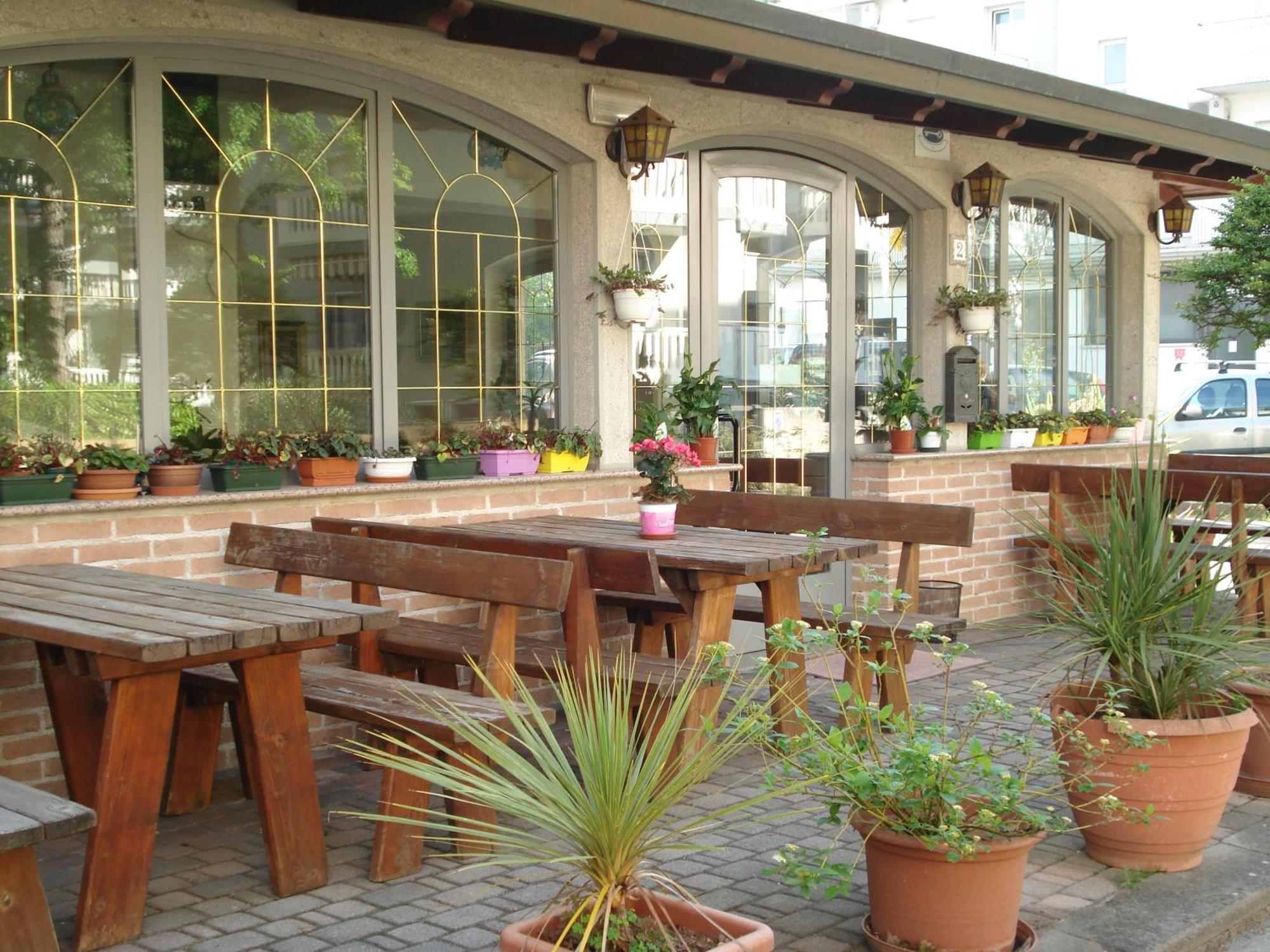 La Quercia Hotel Lignano Sabbiadoro Buitenkant foto