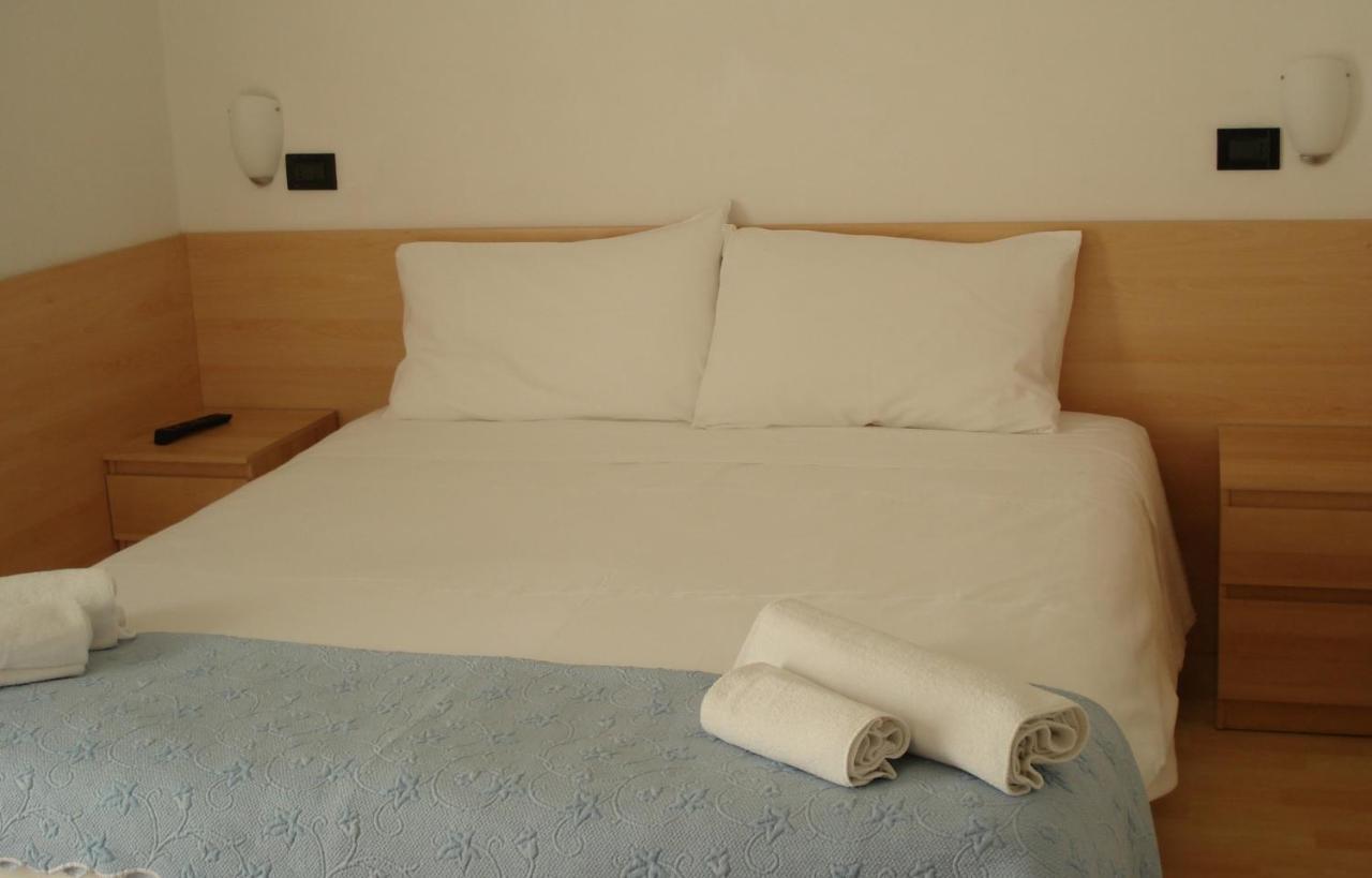 La Quercia Hotel Lignano Sabbiadoro Buitenkant foto