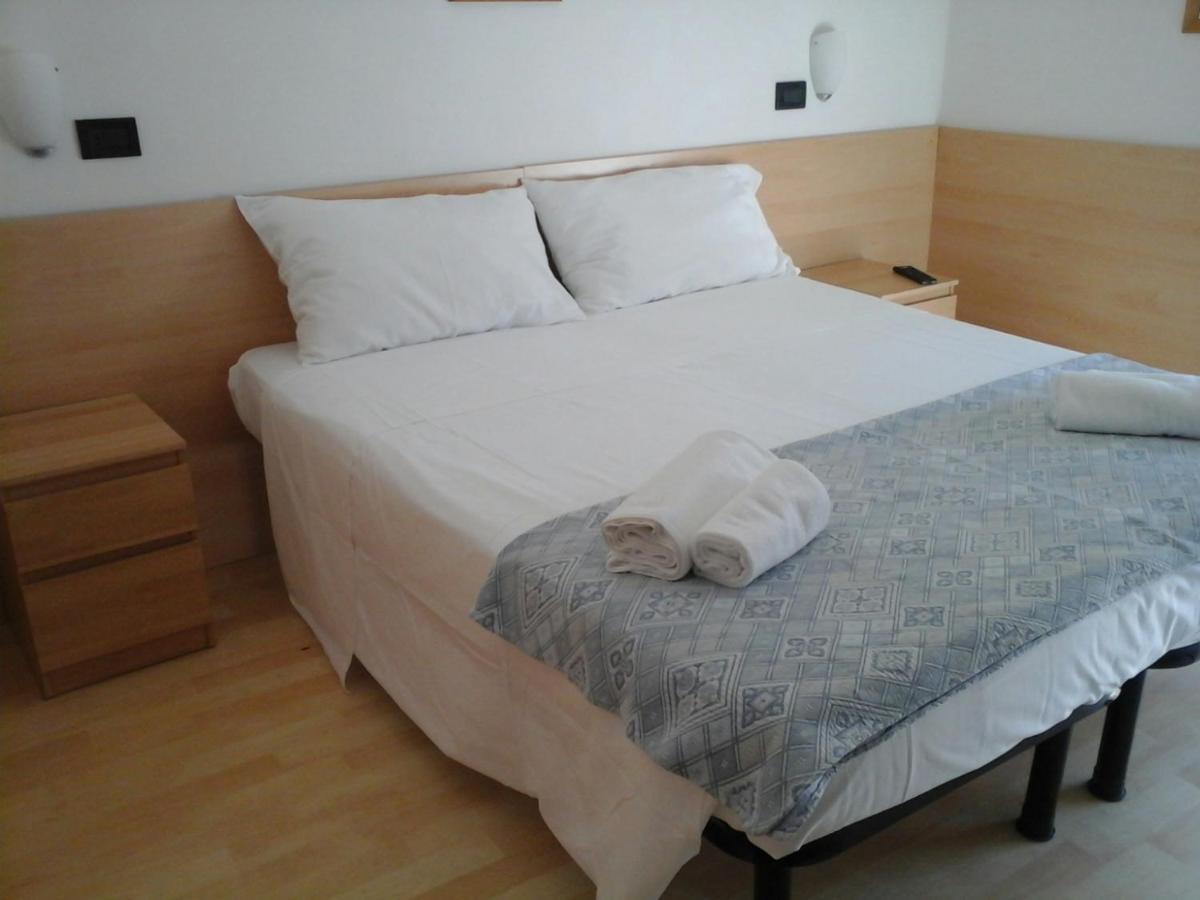 La Quercia Hotel Lignano Sabbiadoro Buitenkant foto